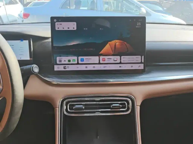Geely Galaxy Stellar 6 — Фото автомобиля 12