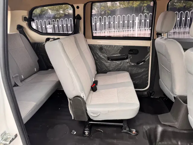 Wuling Hongguang — Фото автомобиля 12