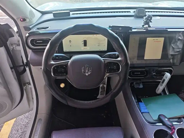 Leapmotor C11 — Фото автомобиля 10