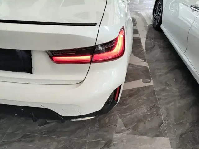 BMW 3 Series — Фото автомобиля 7