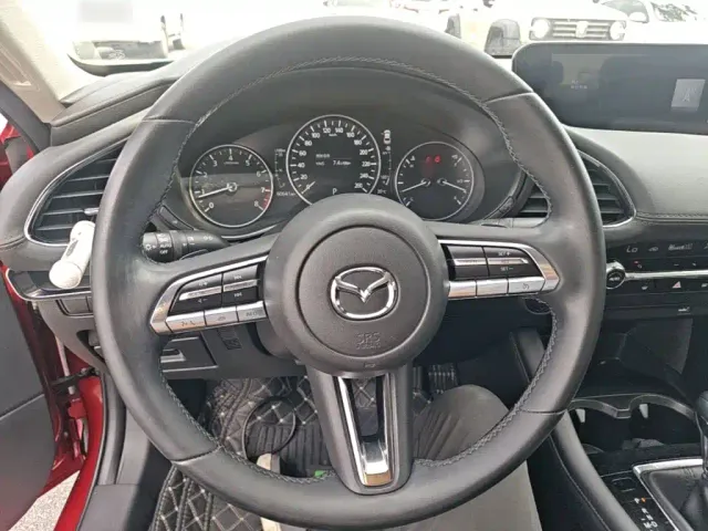 Mazda Axela — Фото автомобиля 10