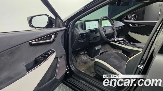 Kia EV6 — Фото автомобиля 10