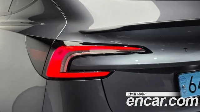 Tesla Model 3 — Фото автомобиля 7