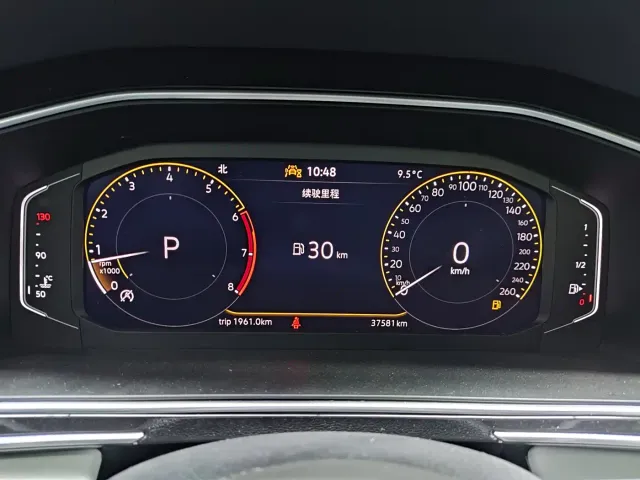 Volkswagen Tiguan L — Фото автомобиля 12