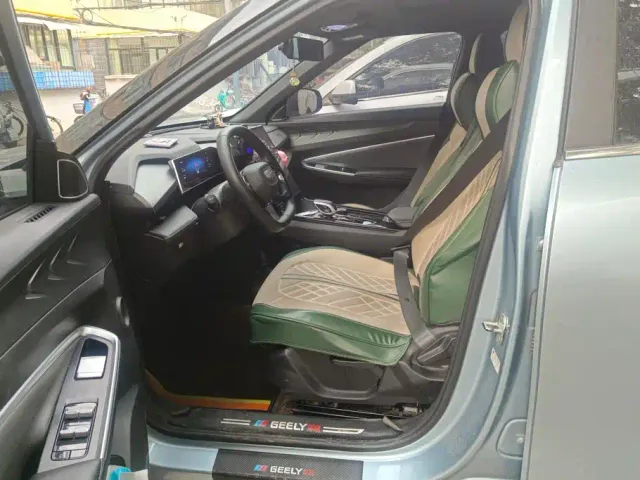 Geely Boyue — Фото автомобиля 9