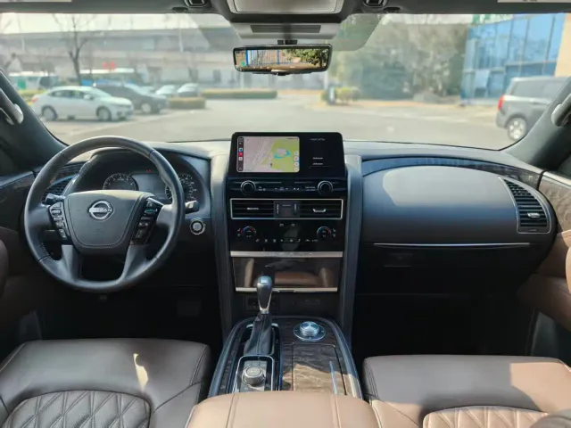 Nissan Patrol — Фото автомобиля 8