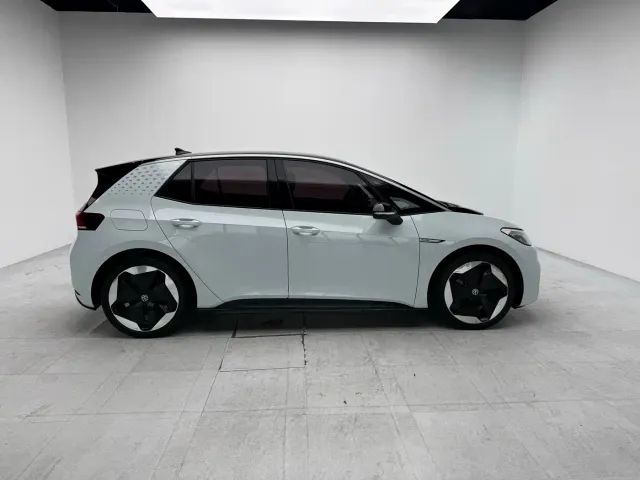 Volkswagen ID.3 — Фото автомобиля 4