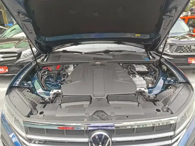 Volkswagen Touareg — Фото автомобиля 19