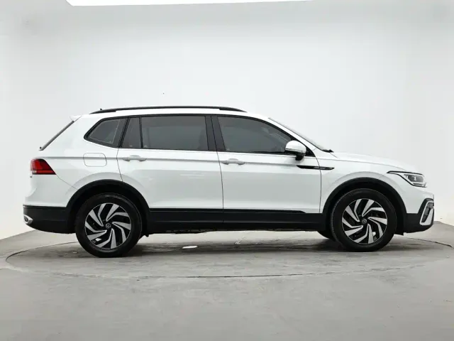 Volkswagen Tiguan L — Фото автомобиля 5