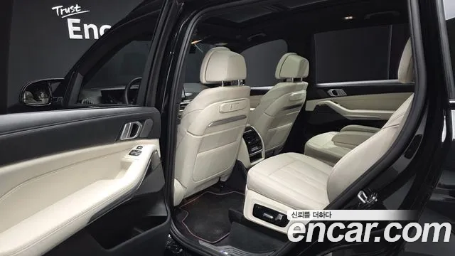 BMW X7 — Фото автомобиля 26