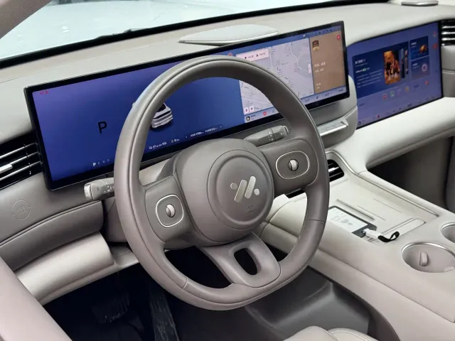 IM Motors LS6 — Фото автомобиля 17