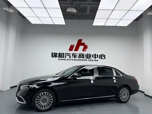 Mercedes-Benz E-Class — Фото автомобиля 5