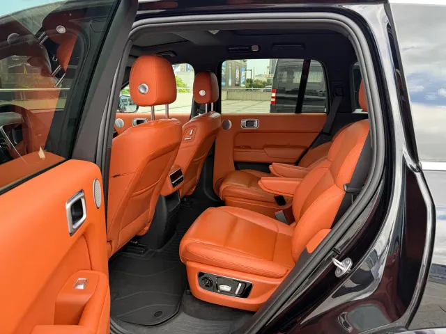 Li Auto L8 — Фото автомобиля 17