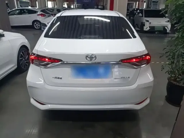 Toyota Corolla — Фото автомобиля 5