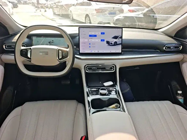 Geely Galaxy Stellar 6 — Фото автомобиля 9