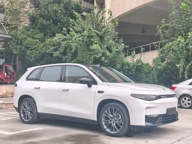 Leapmotor C10 — Фото автомобиля 3