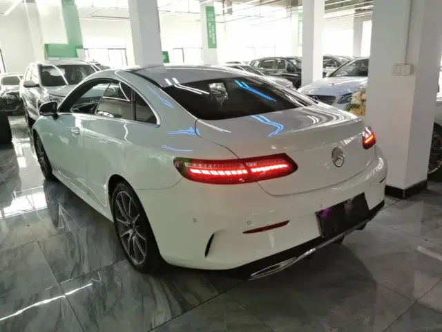 Mercedes-Benz E-Class — Фото автомобиля 4