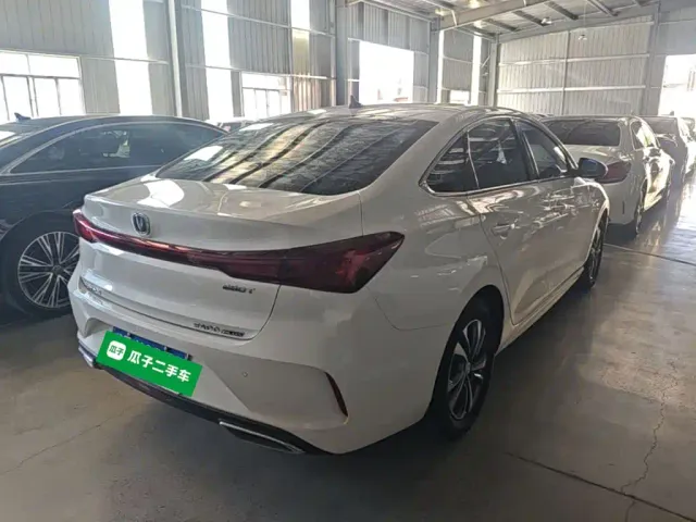 Changan Eado — Фото автомобиля 6