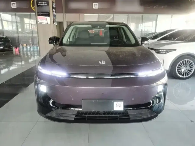 Leapmotor B10 — Фото автомобиля 2