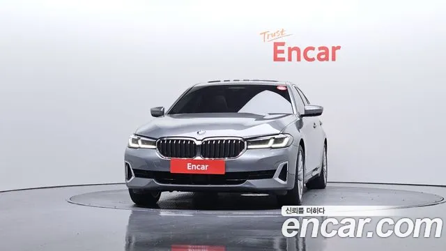 BMW 5-Series 5 серия (G30) 530i xDrive Luxury — Фото автомобиля 3