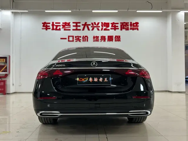 Mercedes-Benz E-Class — Фото автомобиля 14