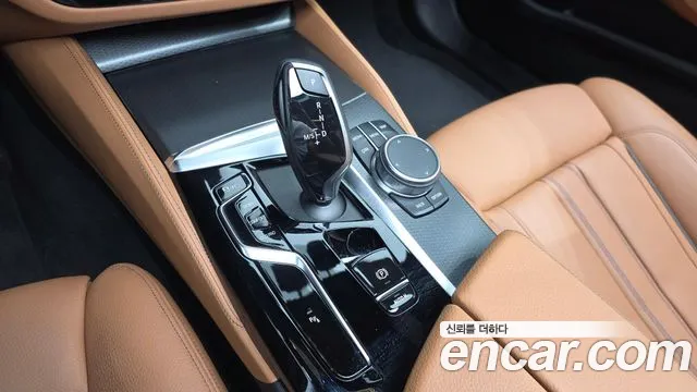 BMW 5-Series — Фото автомобиля 9