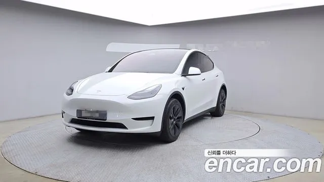 Фотография автомобиля — Tesla Model Y