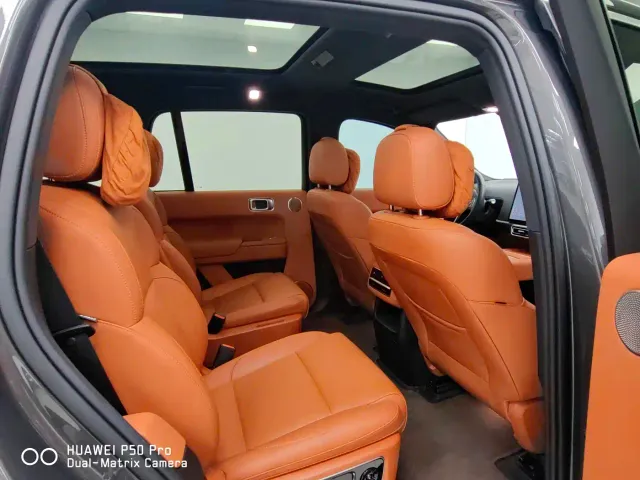 Li Auto L8 — Фото автомобиля 14