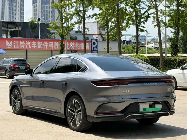 BYD Han — Фото автомобиля 11