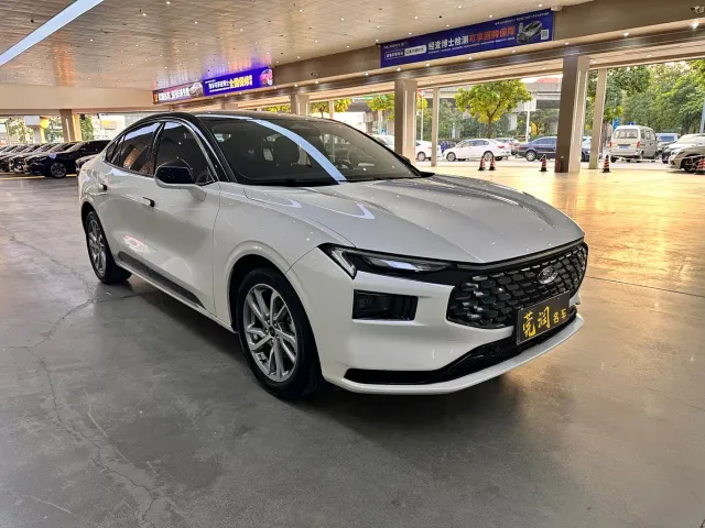Ford Mondeo — Фото автомобиля 3
