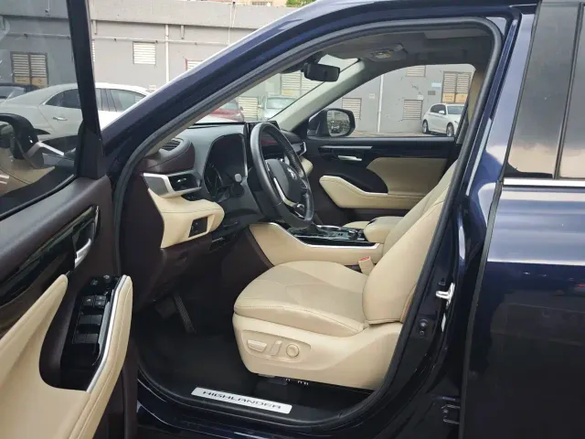 Toyota Highlander — Фото автомобиля 8