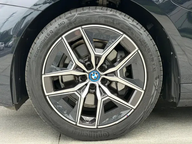 BMW i5 — Фото автомобиля 13