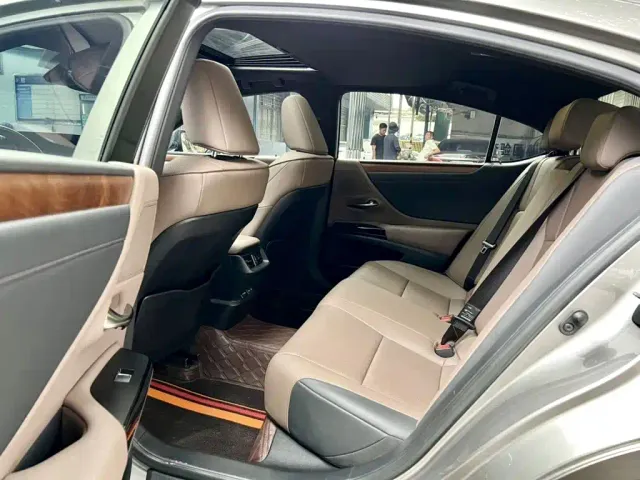 Lexus ES — Фото автомобиля 6