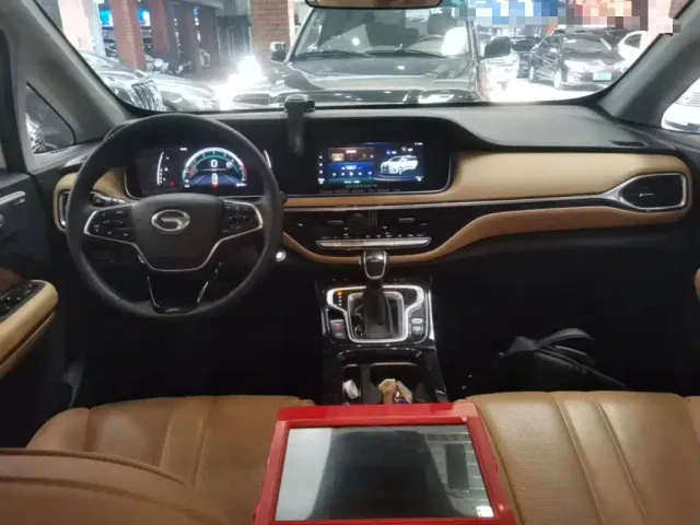 GAC Trumpchi M6 — Фото автомобиля 9
