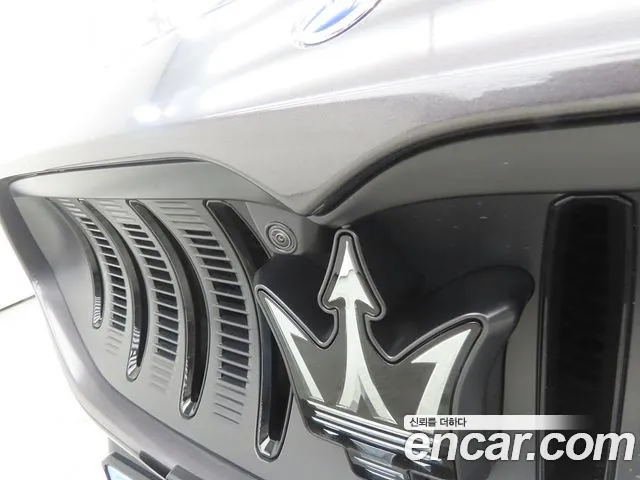 Maserati Grecale — Фото автомобиля 15