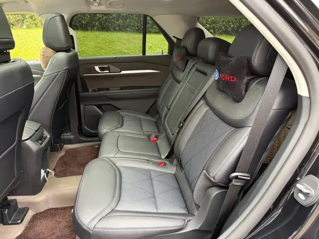 Ford Explorer — Фото автомобиля 12
