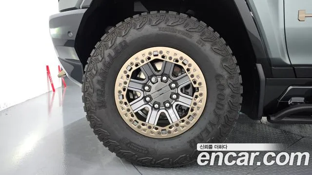 GMC Hummer EV — Фото автомобиля 5