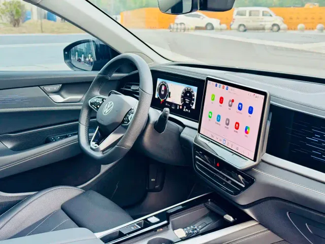 Volkswagen Passat — Фото автомобиля 13