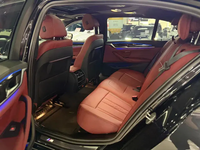 BMW 5 Series — Фото автомобиля 9