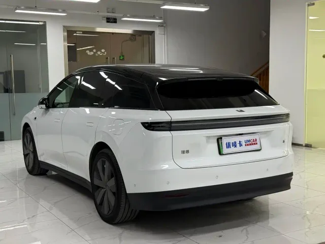 Li Auto i6 — Фото автомобиля 4