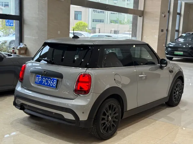 MINI Hatch — Фото автомобиля 16