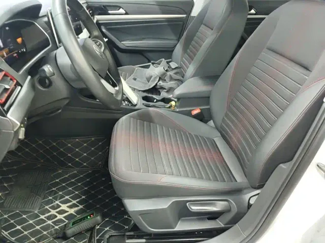 Volkswagen Lavida — Фото автомобиля 14