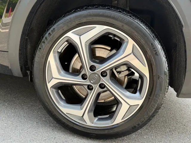 Geely Xingyue L — Фото автомобиля 13
