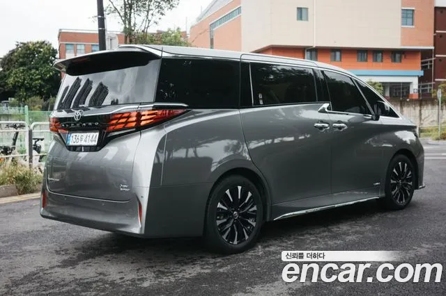 Toyota Alphard Generation 4 — Фото автомобиля 2