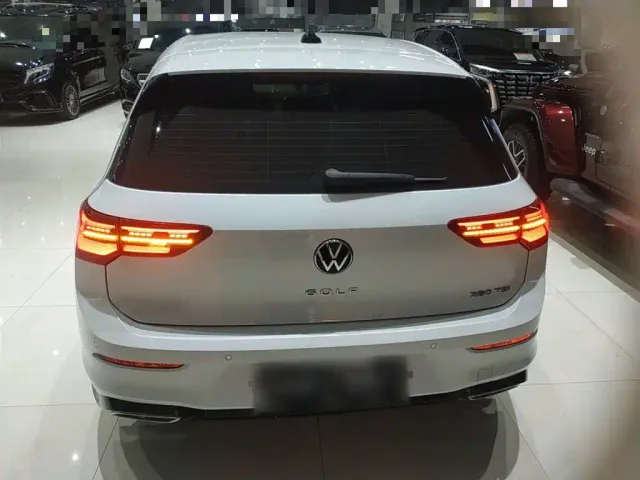 Volkswagen Golf — Фото автомобиля 5