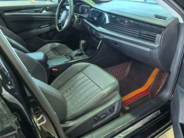 Volkswagen Passat — Фото автомобиля 10