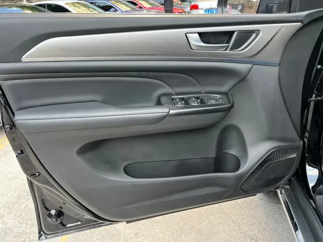 Haval M6 — Фото автомобиля 7