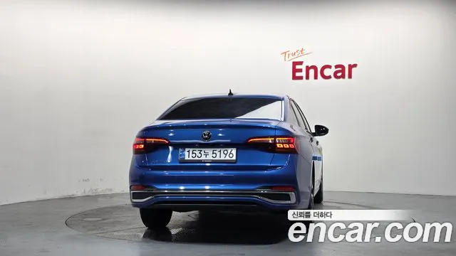 Volkswagen Jetta — Фото автомобиля 4