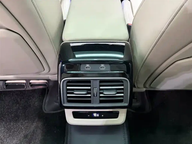 Audi Q5L — Фото автомобиля 11