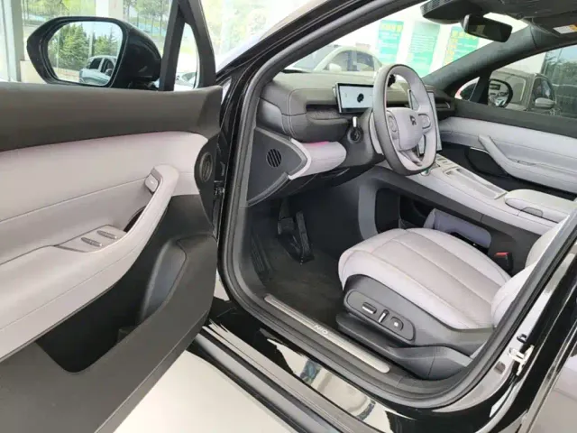 Nio EC6 — Фото автомобиля 11